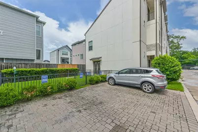 10914 Brookeshire Chase Lane, Houston, TX 77043 - Photo 2