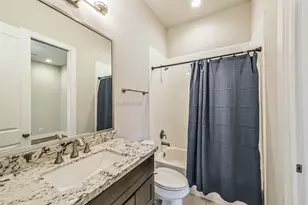 10914 Brookeshire Chase Ln, Houston, TX 77043 - Photo 38