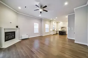 10914 Brookeshire Chase Ln, Houston, TX 77043 - Photo 8