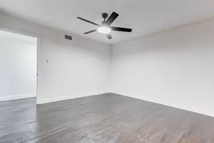 9219 Timberside Dr, Houston, TX 77025 - Photo 24