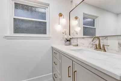 9219 Timberside Drive, Houston, TX 77025 - Photo 28