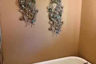 900 E Houston St, Highlands, TX 77562 - Photo 20