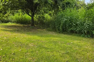 900 E Houston St, Highlands, TX 77562 - Photo 18