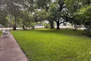 7018 Alder Dr, Houston, TX 77081 - Photo 12