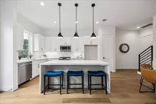 7710 Sky Dweller Dr, Houston, TX 77055 - Photo 8