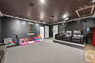 805 Camelot Ln, Friendswood, TX 77546 - Photo 38