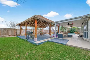 805 Camelot Ln, Friendswood, TX 77546 - Photo 44