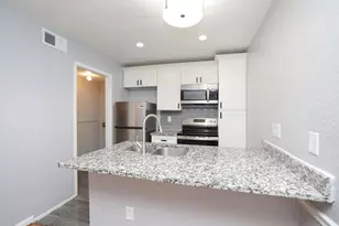 2100 Wilcrest Dr, Houston, TX 77042 - Photo 10