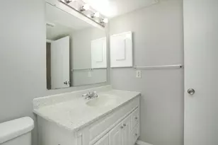 2100 Wilcrest Dr, Houston, TX 77042 - Photo 26