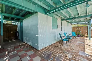 1617 Avenue J, Dickinson, TX 77539 - Photo 22