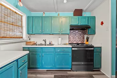 1617 Avenue J, Dickinson, TX 77539 - Photo 12