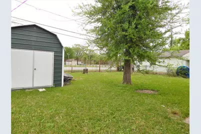 1305 Jennifer Lane, Houston, TX 77029 - Photo 8