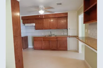 1305 Jennifer Lane, Houston, TX 77029 - Photo 4