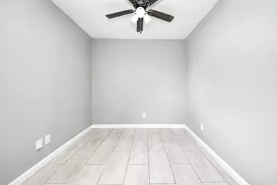 7919 Brays Street #D, Houston, TX 77012 - Photo 18