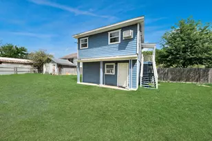 7919 Brays St, Houston, TX 77012 - Photo 2