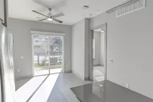 401 W 25th St, Houston, TX 77008 - Photo 6