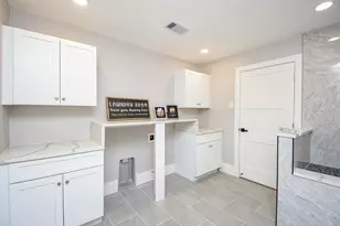 7618 Highmeadow Dr, Houston, TX 77063 - Photo 32