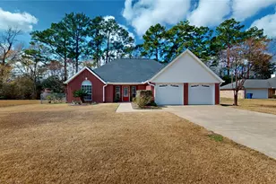 119 Oakdale Dr, Silsbee, TX 77656 - Photo 1