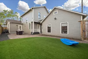 215 E 26th St, Houston, TX 77008 - Photo 32