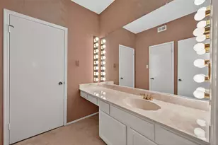 360 Wilcrest Dr, Houston, TX 77042 - Photo 32