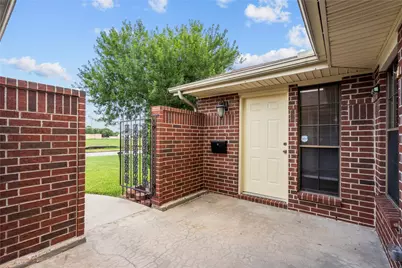 1421 16th Avenue N, Texas City, TX 77590 - Photo 4