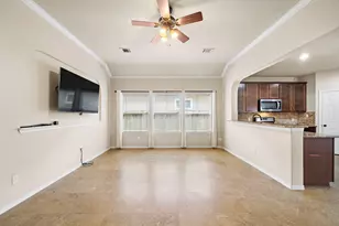 18319 Hillingdon Ln, Tomball, TX 77377 - Photo 2