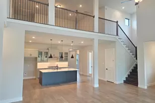 9802 Hunters Run Dr, Missouri City, TX 77459 - Photo 2