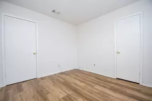 9231 Homeland Dr, Houston, TX 77083 - Photo 16