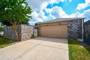 9231 Homeland Dr, Houston, TX 77083 - Photo 2