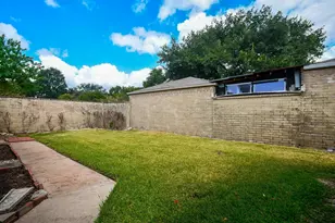9231 Homeland Dr, Houston, TX 77083 - Photo 22
