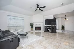 9231 Homeland Dr, Houston, TX 77083 - Photo 4
