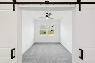 304 Boulden Ct, Sealy, TX 77474 - Photo 12