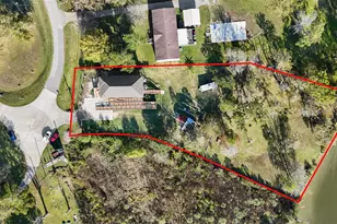 9810 Oak Leaf Dr, Baytown, TX 77521 - Photo 8