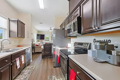 9810 Oak Leaf Drive, Baytown, TX 77521 - Photo 12