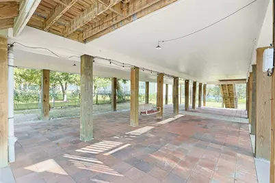 9810 Oak Leaf Drive, Baytown, TX 77521 - Photo 24