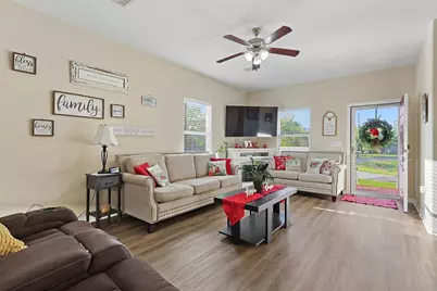 9810 Oak Leaf Drive, Baytown, TX 77521 - Photo 10