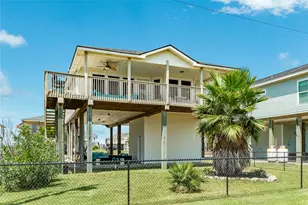 23171 Fresca St, Galveston, TX 77554 - Photo 2