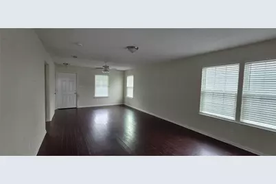 725 E Columbus Drive, Wharton, TX 77488 - Photo 4