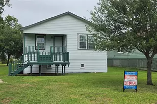 725 E Columbus Dr, Wharton, TX 77488 - Photo 1
