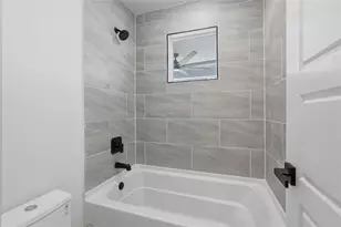 240 Sarasota Cir S, Montgomery, TX 77356 - Photo 36