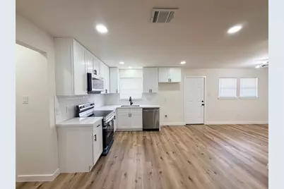 7224 Lakewood Drive, Houston, TX 77016 - Photo 4