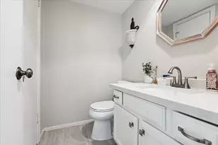 11711 Memorial Dr, Houston, TX 77024 - Photo 8