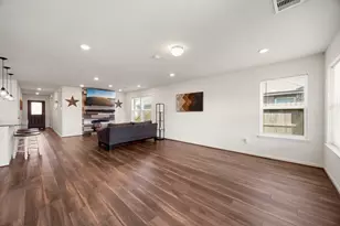 15606 Clearwater Bend Dr, Houston, TX 77044 - Photo 8