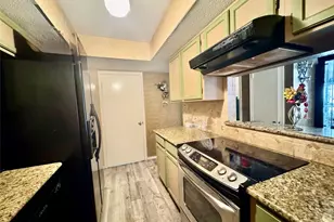 4416 Stanford Ct, Houston, TX 77041 - Photo 2