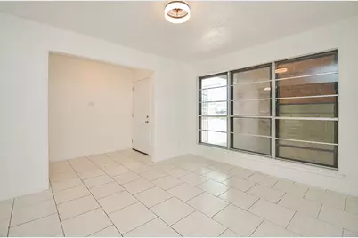 12266 Huntington Venture Drive, Houston, TX 77099 - Photo 10