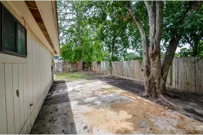 12266 Huntington Venture Drive, Houston, TX 77099 - Photo 32