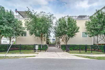 1213 W 15th 1/2 Street #C, Houston, TX 77008 - Photo 2