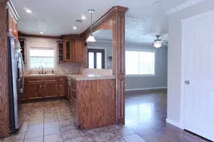 7818 Avenue F, Houston, TX 77012 - Photo 6