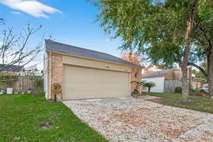 4410 Wildacres Dr, Houston, TX 77072 - Photo 2