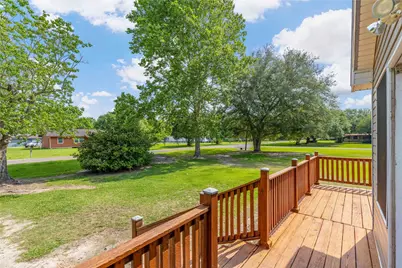 604 Lee Avenue, Anahuac, TX 77514 - Photo 8